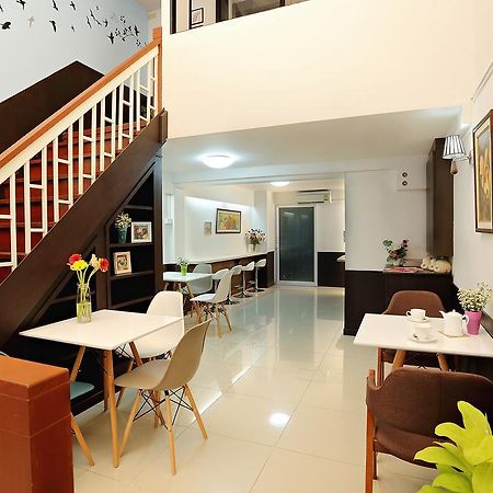 Baan Namtarn Guest House Bangkok Esterno foto