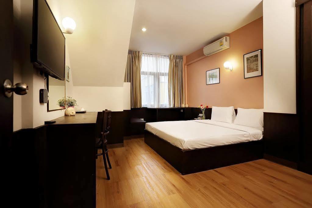 Baan Namtarn Guest House Bangkok Esterno foto